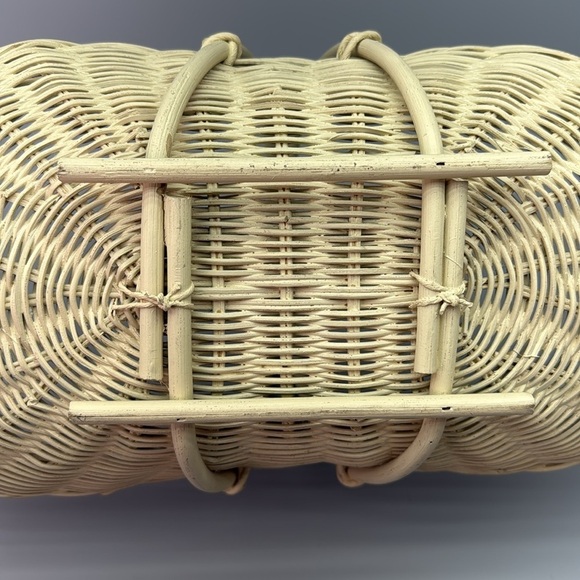 Vintage Wicker Gathering Basket - Picture 10 of 10